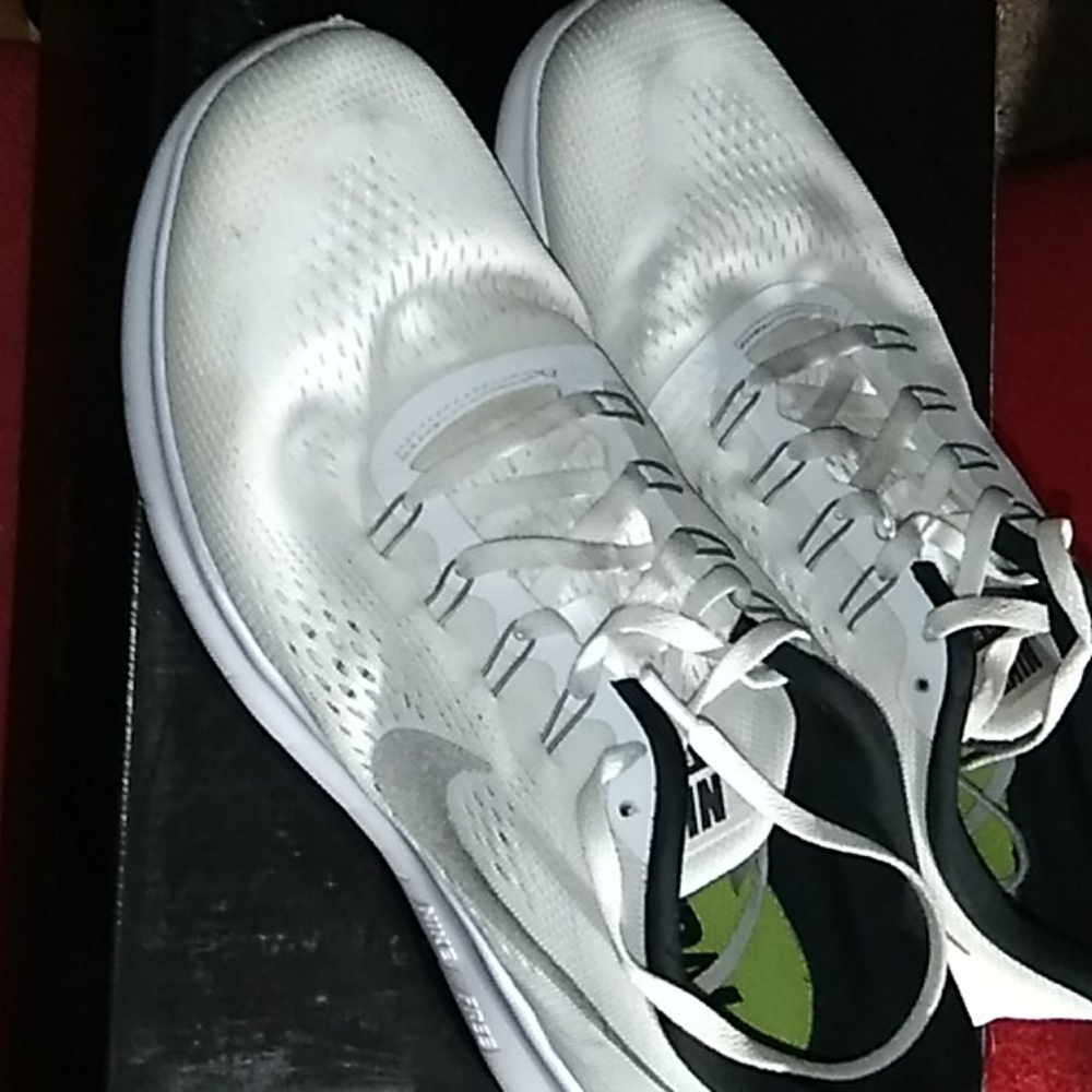 Gently used Nike free RN running shoes